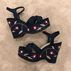 Embroidered wedges 🌸
